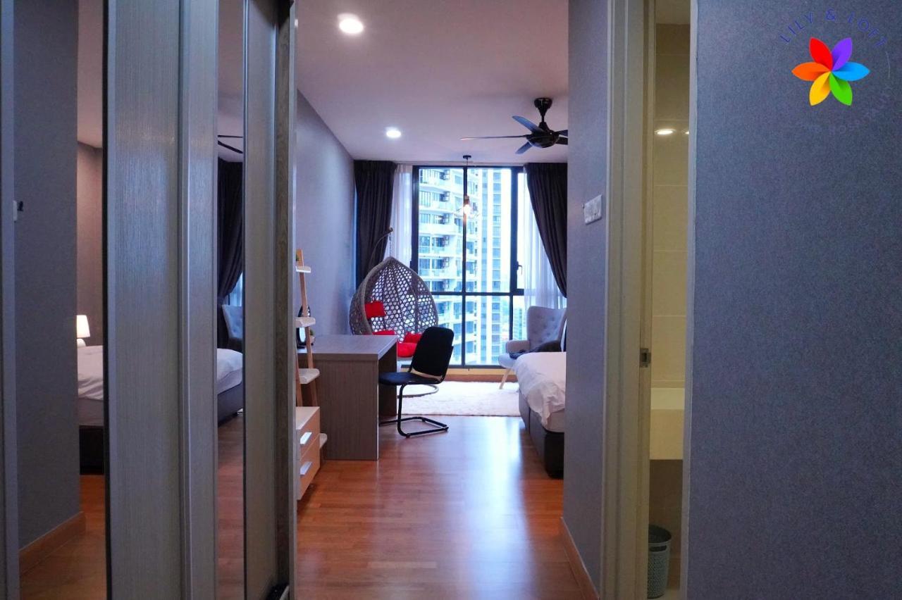 Lily And Loft - Kl Gateway Bangsar Lrt, Wifi, Netflix Apartment *
