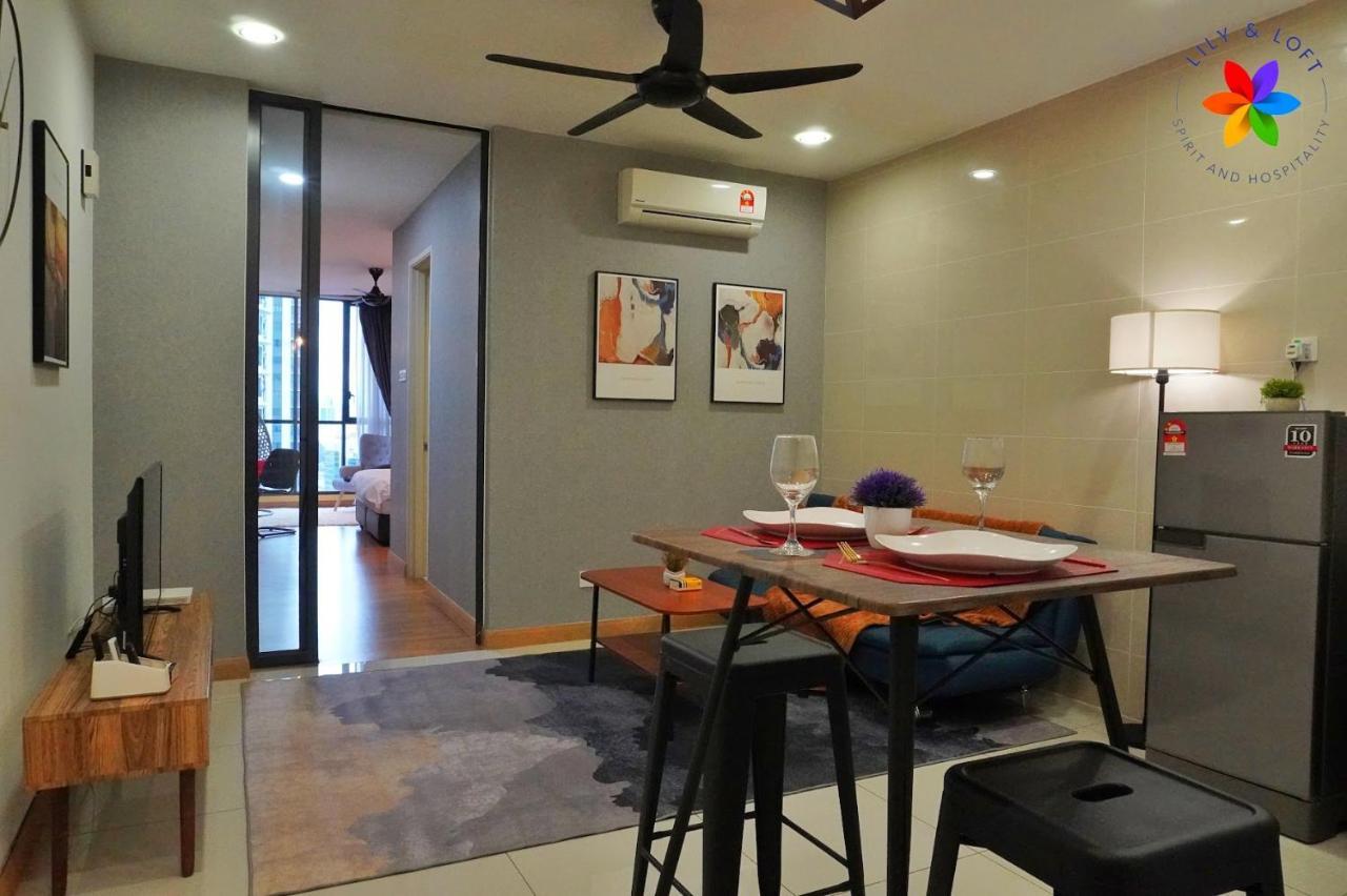 Lily And Loft - Kl Gateway Bangsar Lrt, Wifi, Netflix Apartment