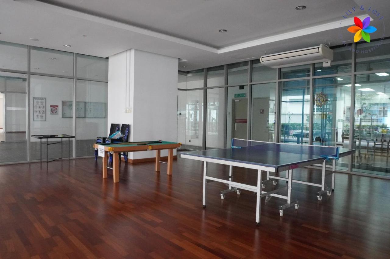 Lily And Loft - Kl Gateway Bangsar Lrt, Wifi, Netflix Apartment